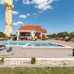 Villa Beautiful Maris With Pool