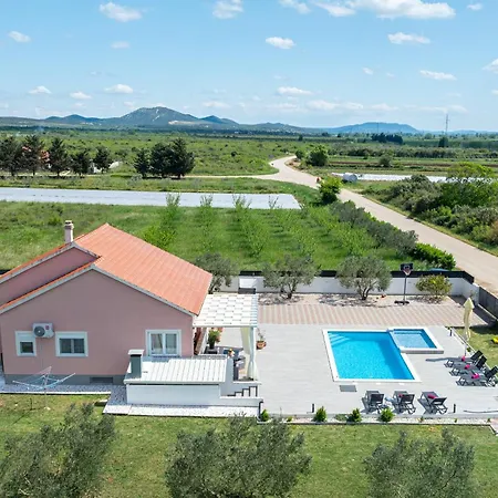וילה Beautiful Maris With Pool *